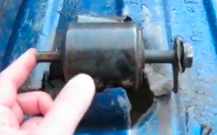 broken-leaf-spring-shackle broken-leaf-spring-shackle