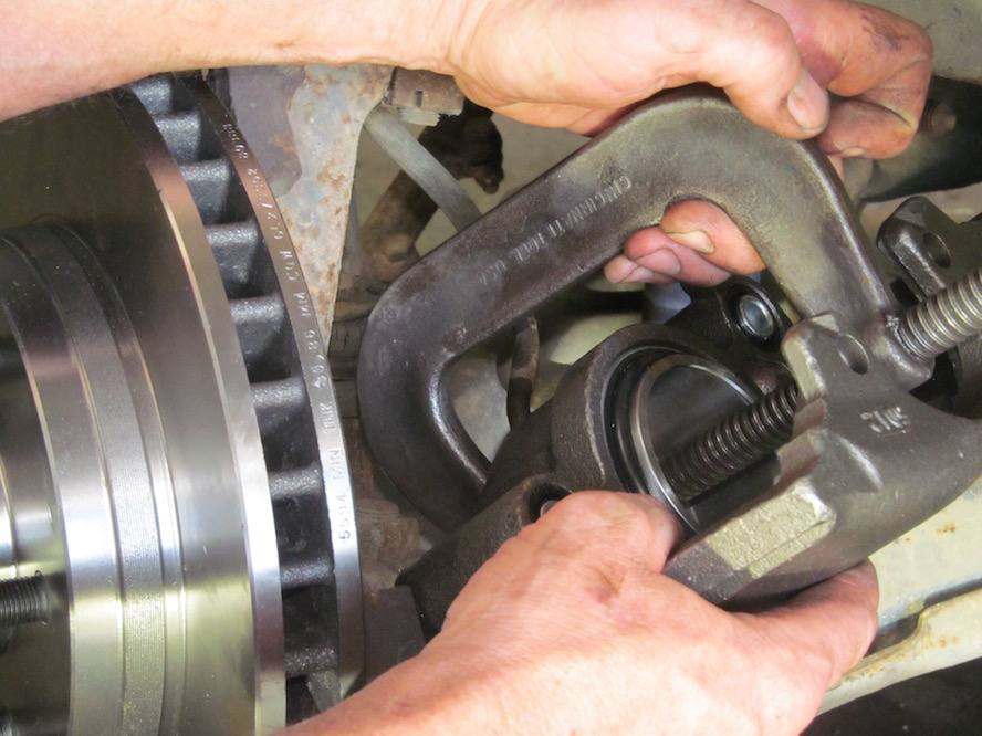 compress-piston