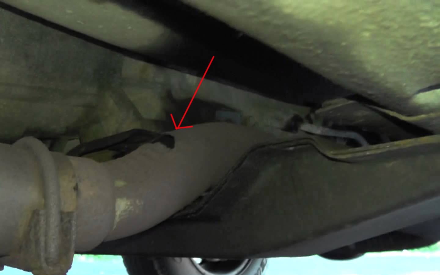 Hole-in-Exhaust-Pipe Hole-in-Exhaust-Pipe