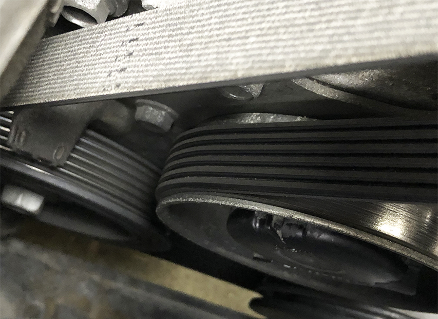 serpentine belt serpentine belt on pulleys