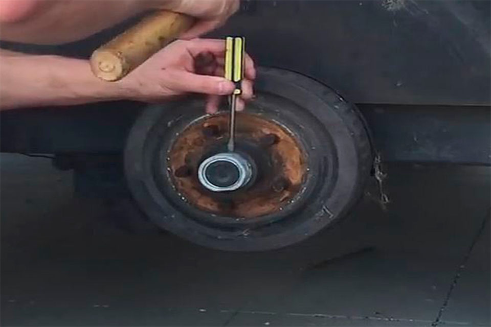 dust-cap