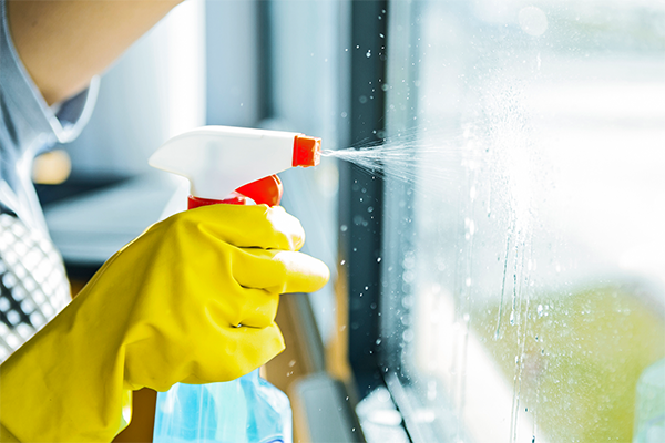 cleaning glass