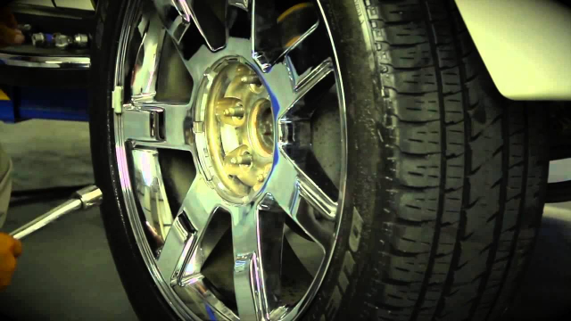 Replacing GM SUV's Rear Electronic Autoride Shock with an Arnott New or Remanufactured Shock 